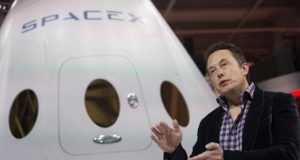 SpaceX CEO Elon Musk speaks after unveiling the Dragon V2 spacecraft in Hawthorne, California May 29, 2014.