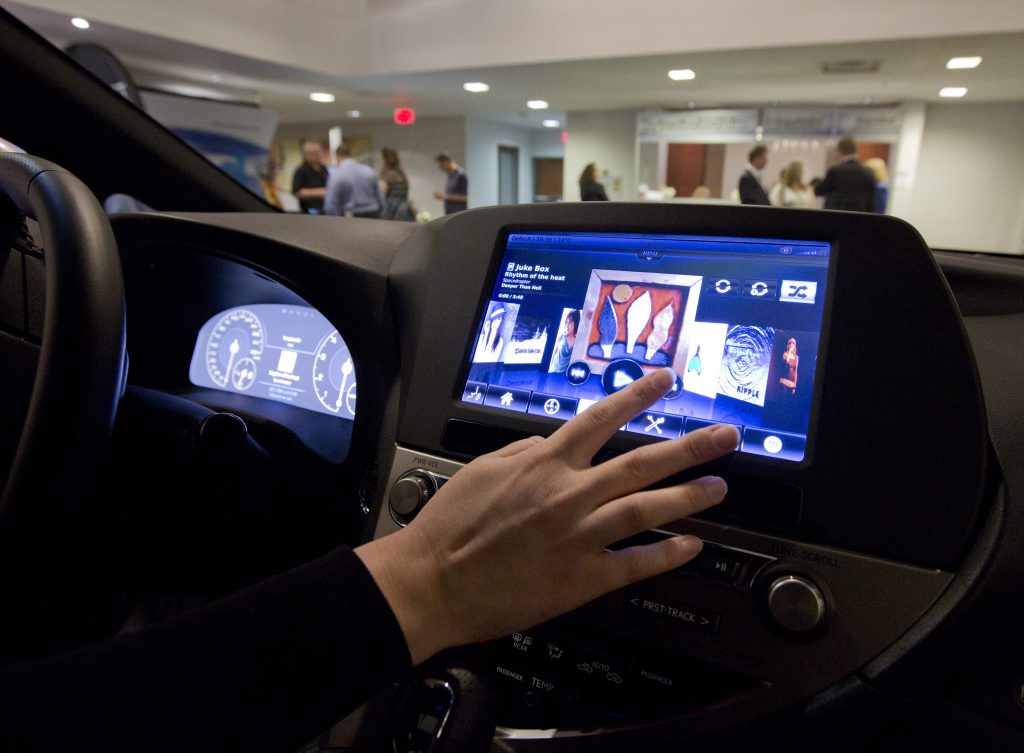 A research study has found that new in-vehicle infotainment services such as Apple CarPlay and Android Auto will generate large amounts of new cellular M2M data traffic.