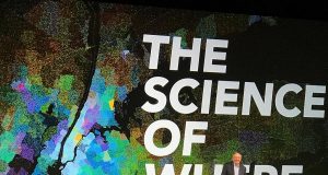 杰克·丹泽蒙德(Jack Dangermond)在Esri UC 2017年的《何处科学》(The Science of Where)上发表演讲
