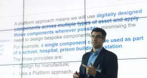 Jaimie Johnston explaining platforms.