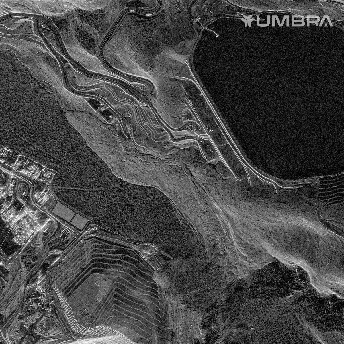 Türkiye'de altın madeninde heyelan yığınla yıkıma neden oldu